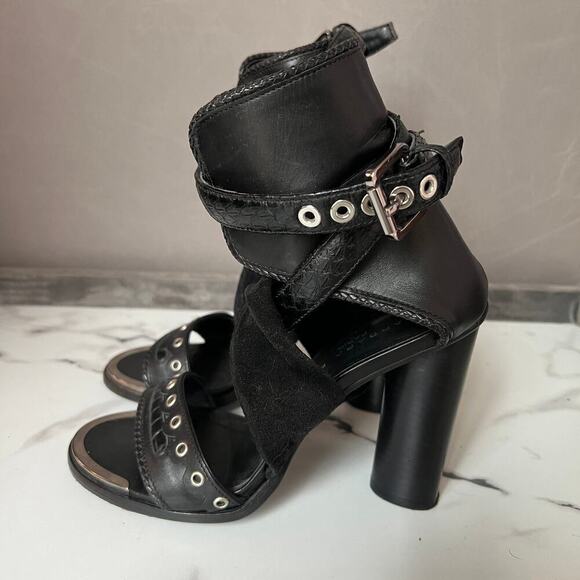 Barbara Bui Black Leather Grommet Buckle Gladiator Heels Size 37.5 - Picture 7 of 12